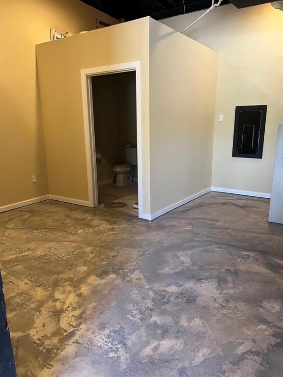 828 N Hwy 377 Property Photo 2