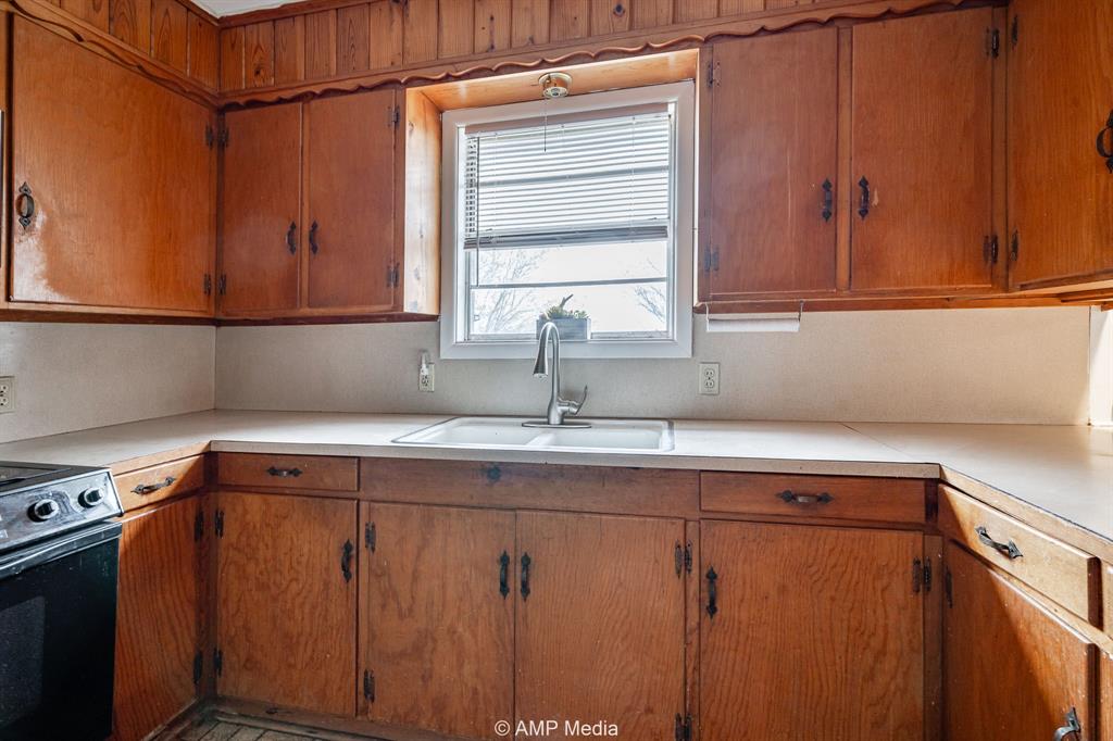 510 W Irving Street Property Photo 8