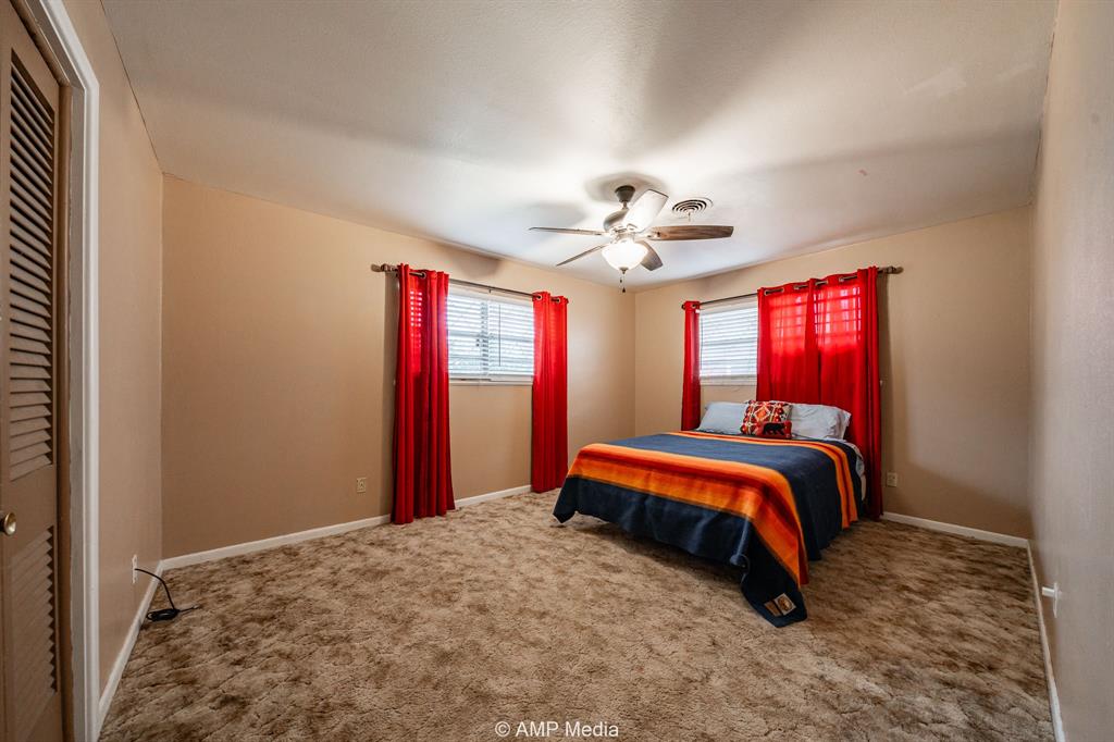 510 W Irving Street Property Photo 15