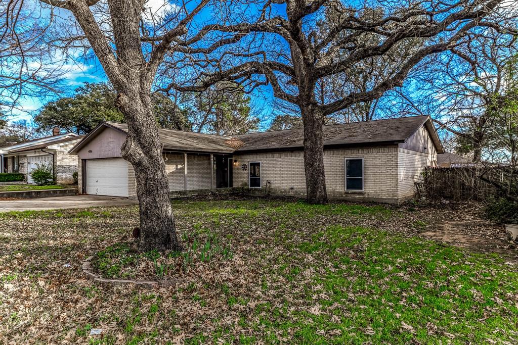 2108 Warwick Drive Property Photo 1