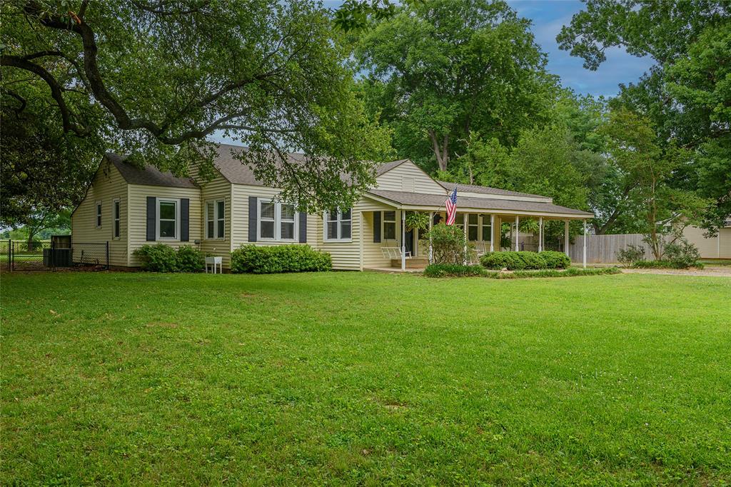 208 Louisiana Street Property Photo 2