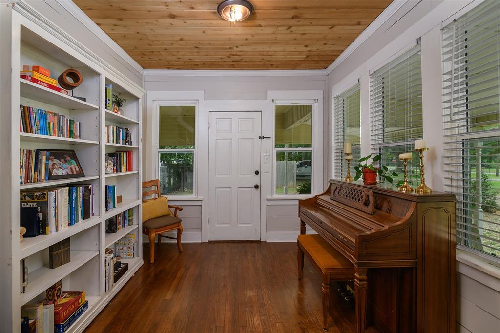208 Louisiana Street Property Photo 11