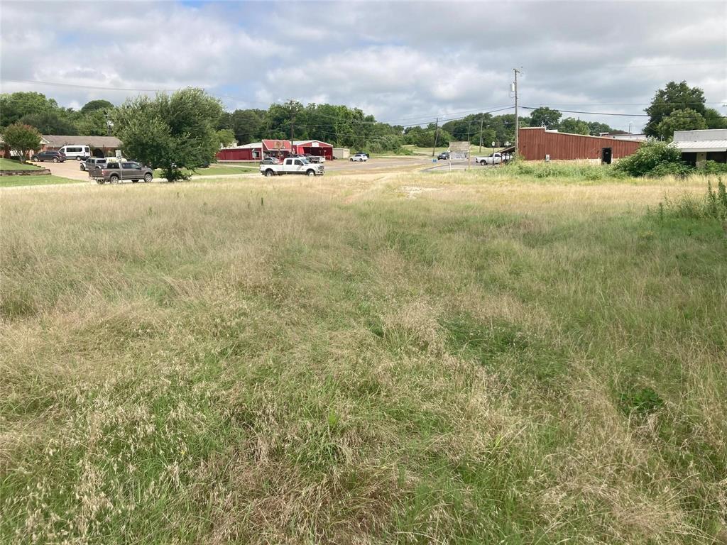 100 N Parkway Drive Property Photo 2