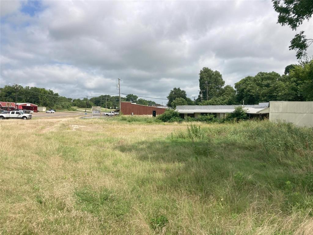 100 N Parkway Drive Property Photo 3