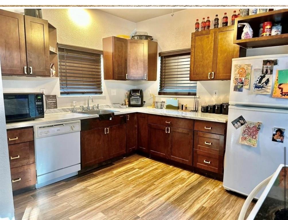 1805 Avenue D Property Photo 3