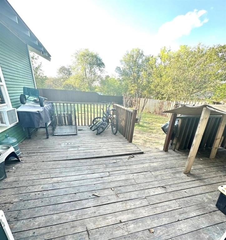 1805 Avenue D Property Photo 8