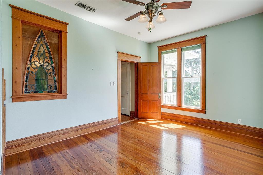 708 S Waco Street Property Photo 11