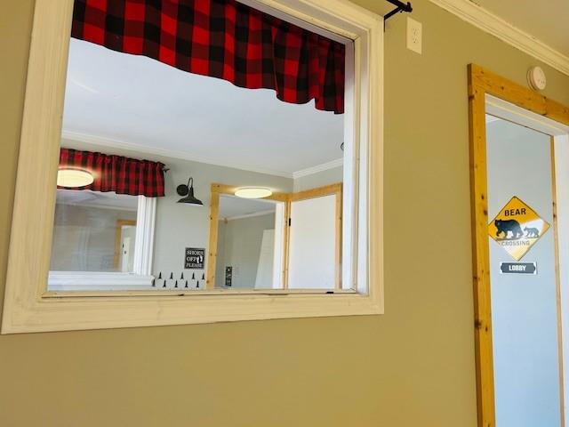 102 S Collins Property Photo 4