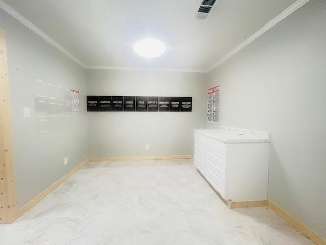 102 S Collins Property Photo 15