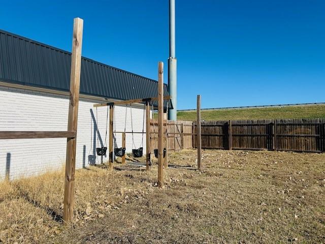 102 S Collins Property Photo 19