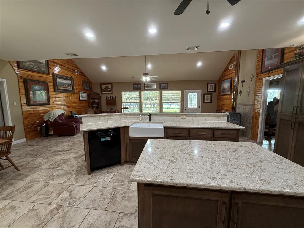2100 Cr 419 Property Photo 11
