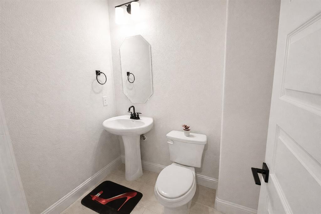 7852 Manilla Drive Property Photo 11