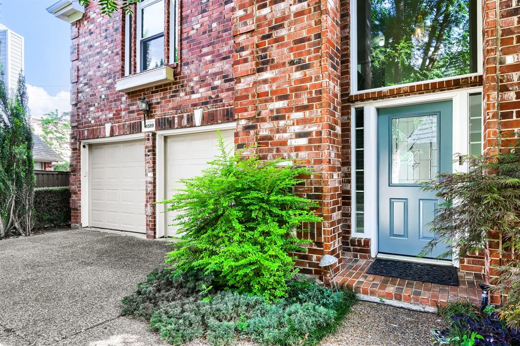 14589 Blueberry Court Property Photo 3