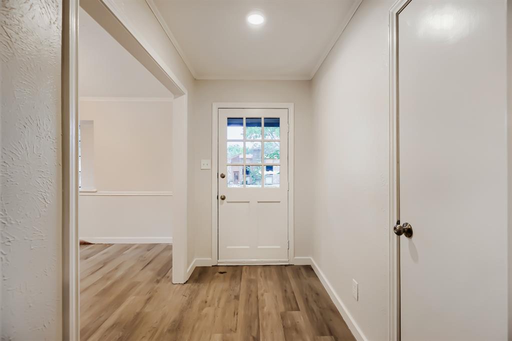 8026 Westover Drive Property Photo 3