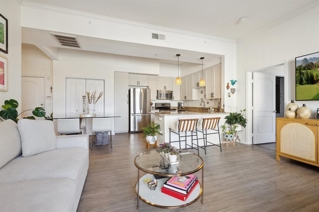 3225 Turtle Creek Boulevard 611 Property Photo 4