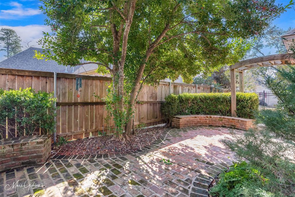 1069 Waters Edge Circle Property Photo 5