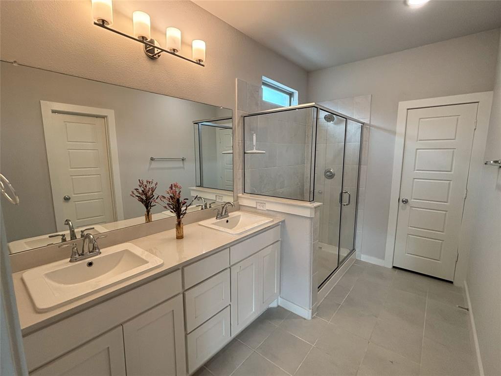 2029 Dovedale Drive Property Photo 10