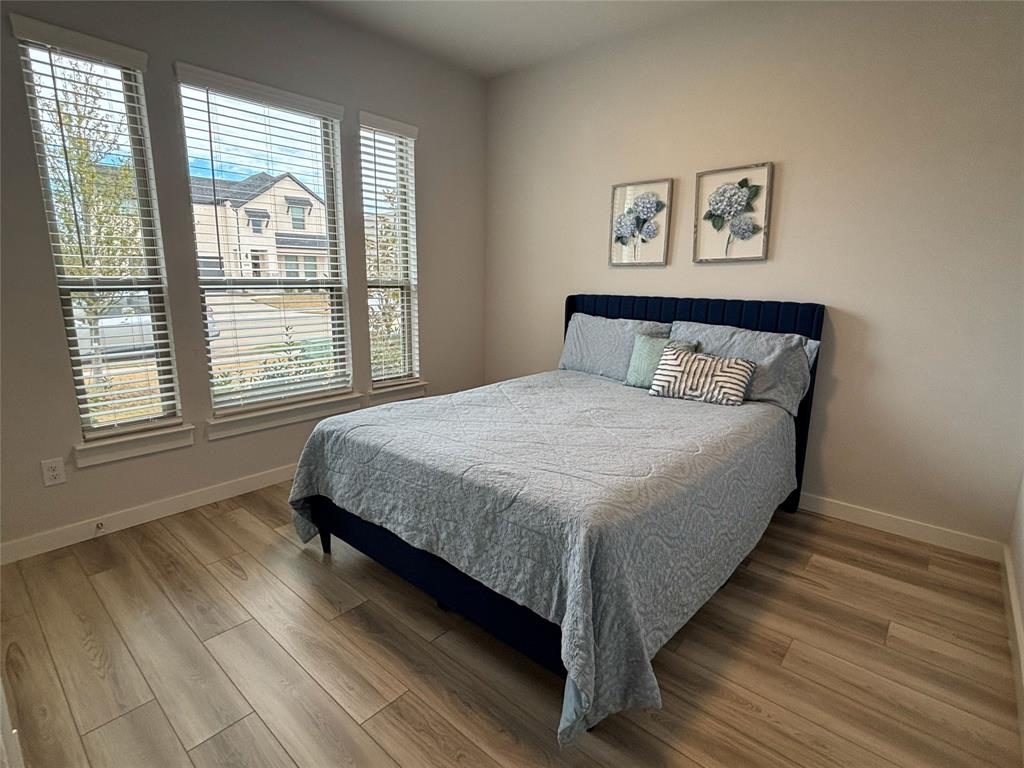 2029 Dovedale Drive Property Photo 12