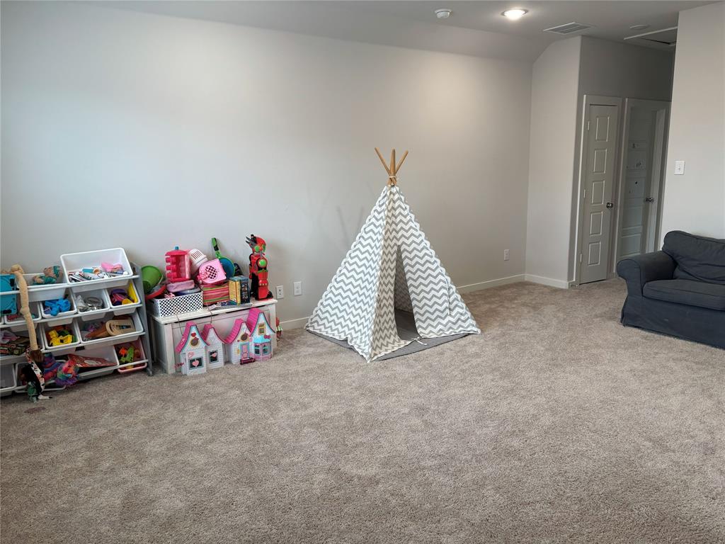 2029 Dovedale Drive Property Photo 13