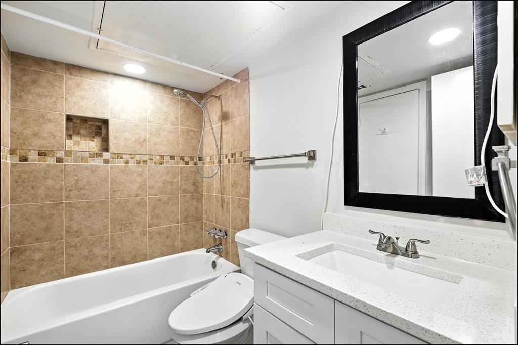 4748 Old Bent Tree Lane 2301 Property Photo 19