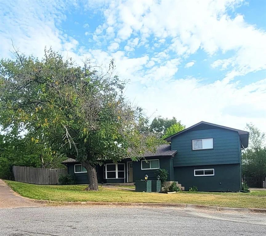 1207 Northwood Drive Property Photo 1