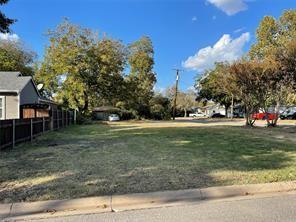 915 E Spring Street Property Photo 1