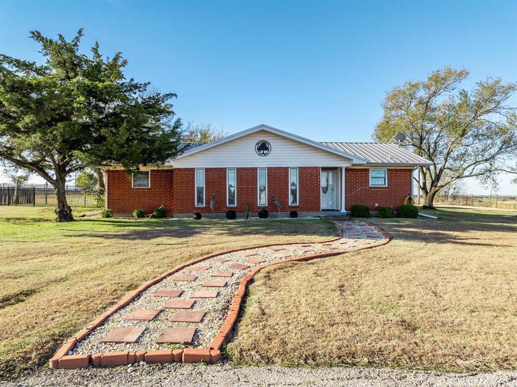 891 Hcr 2124 Loop Property Photo 2