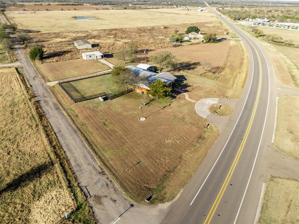 891 Hcr 2124 Loop Property Photo 3