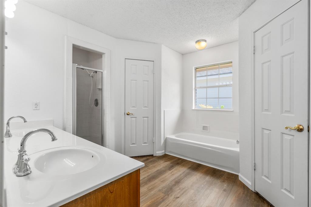 12187 Rolling Oaks Drive Property Photo 26