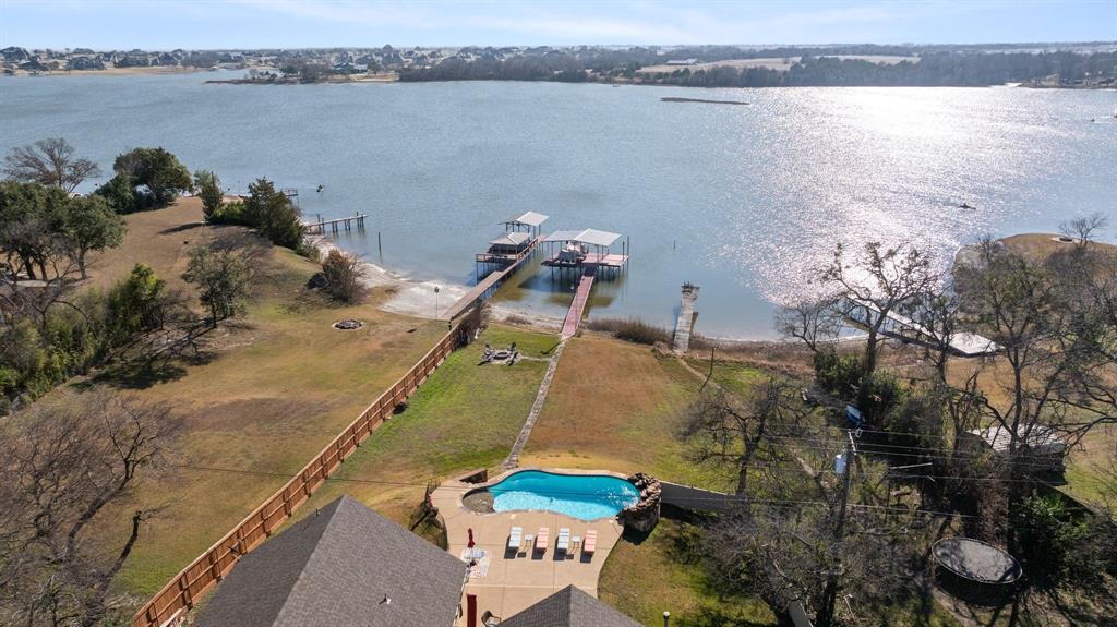 155 Lakeshore Drive Property Photo 2
