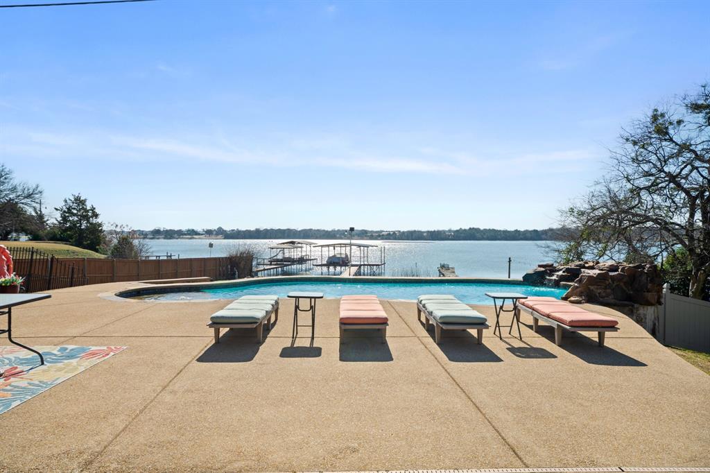 155 Lakeshore Drive Property Photo 3