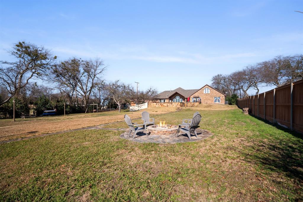 155 Lakeshore Drive Property Photo 6
