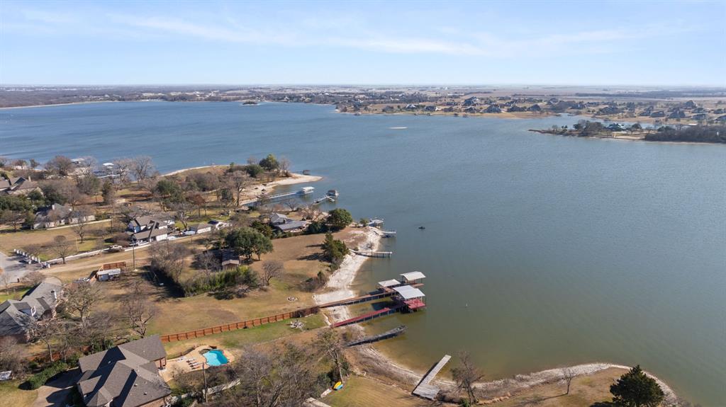 155 Lakeshore Drive Property Photo 8