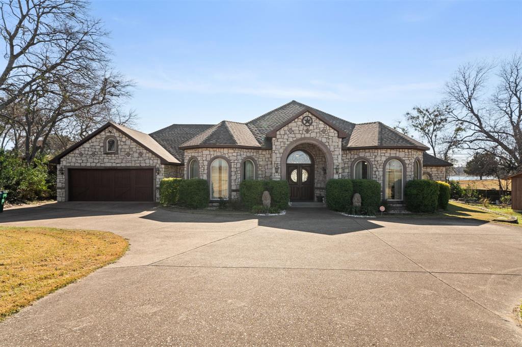 155 Lakeshore Drive Property Photo 11