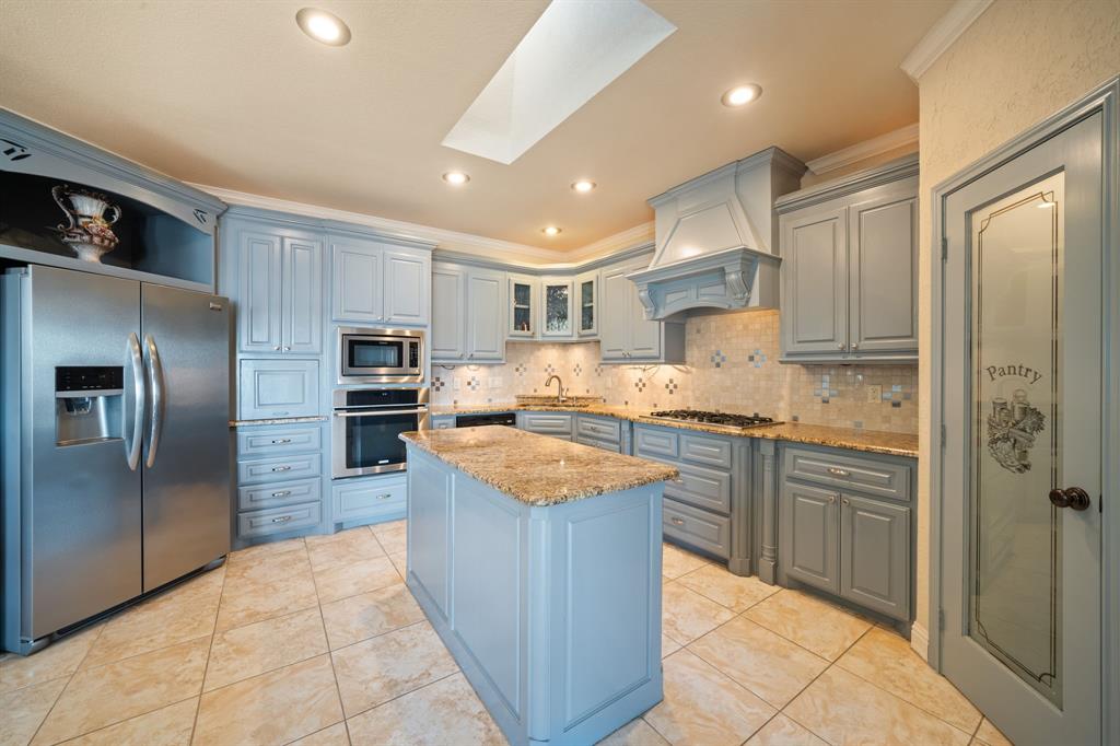 155 Lakeshore Drive Property Photo 18