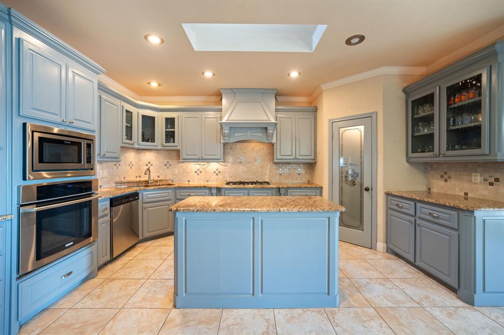 155 Lakeshore Drive Property Photo 19
