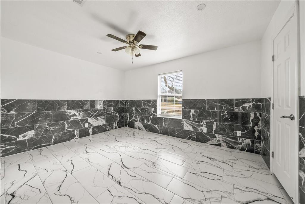 5507 Alexander Street Property Photo 6