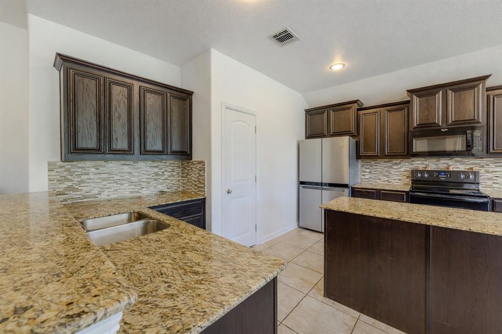 512 Jennie Marie Circle Property Photo 4