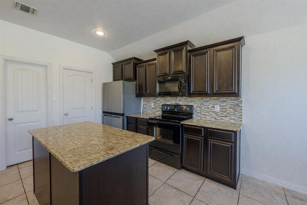 512 Jennie Marie Circle Property Photo 5