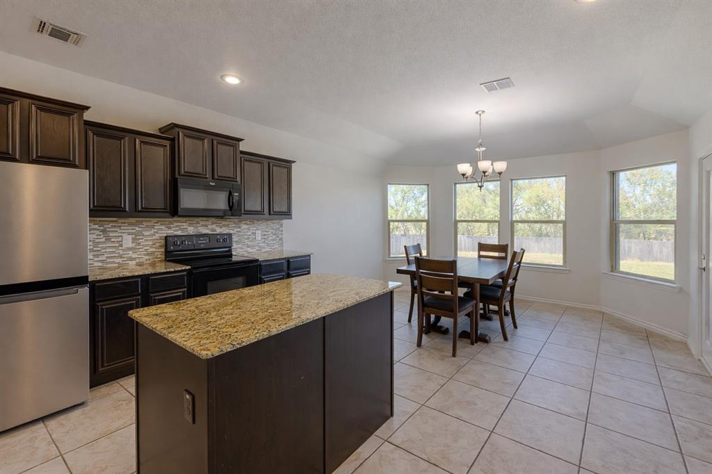 512 Jennie Marie Circle Property Photo 6