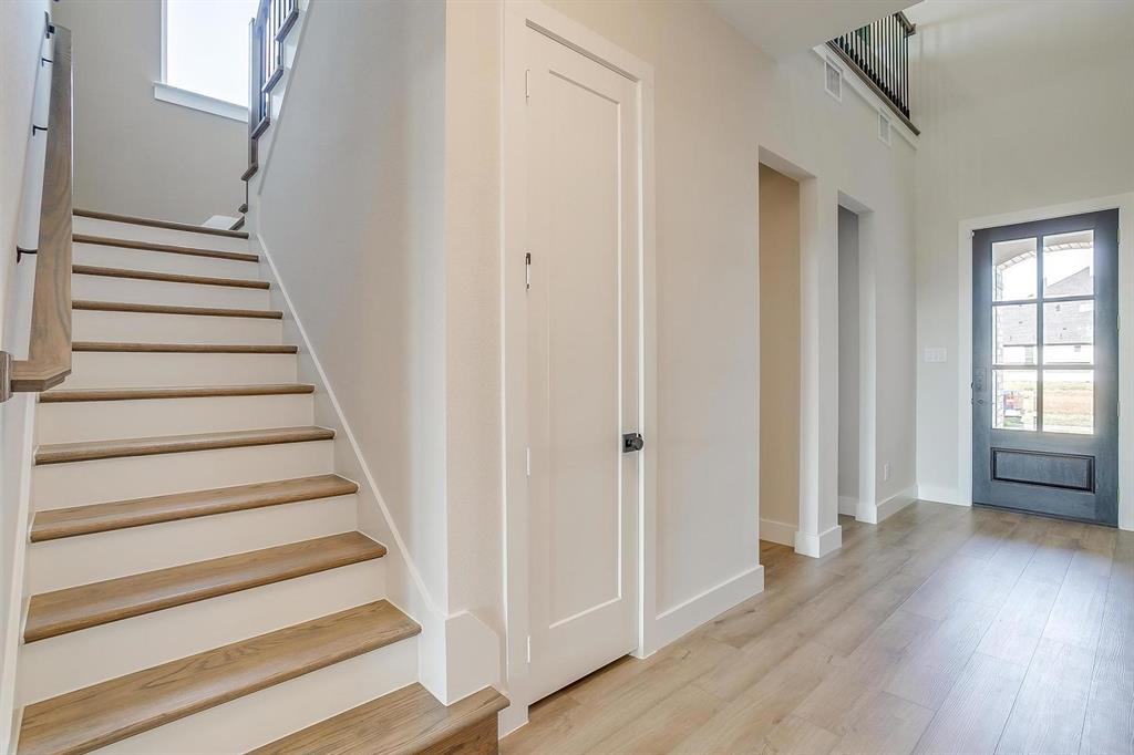 16812 Eastern Red Boulevard Property Photo 4