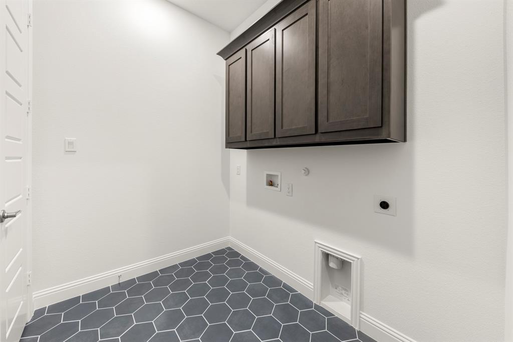 473 Flor Drive Property Photo 14