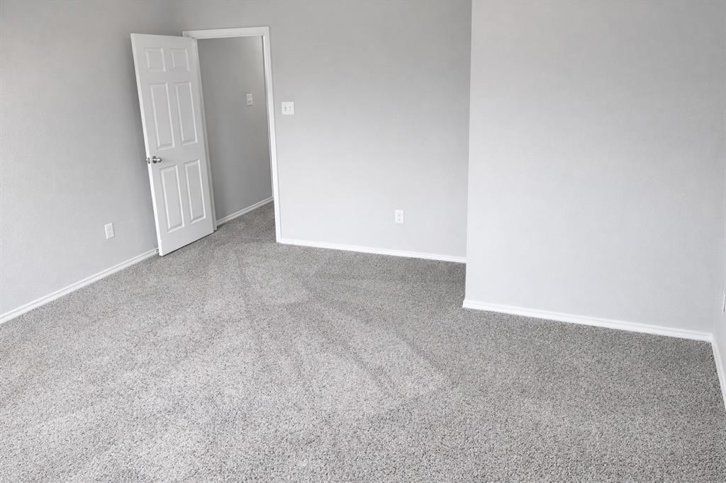 1018 Spanish Moss Drive Property Photo 12