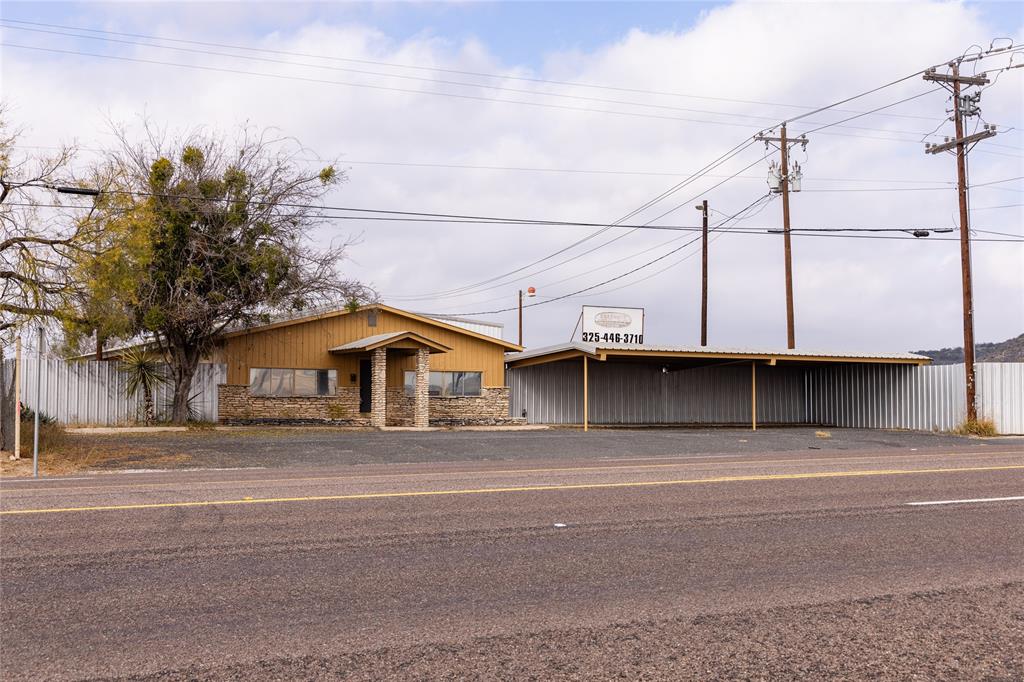 545 N Hwy 83 Property Photo 8