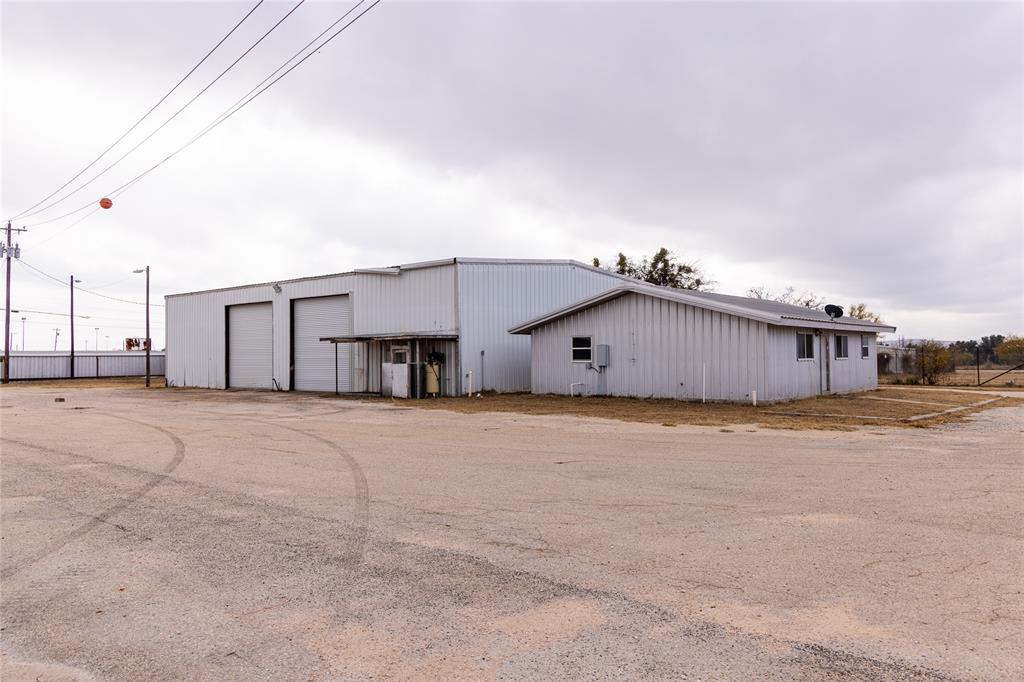 545 N Hwy 83 Property Photo 17