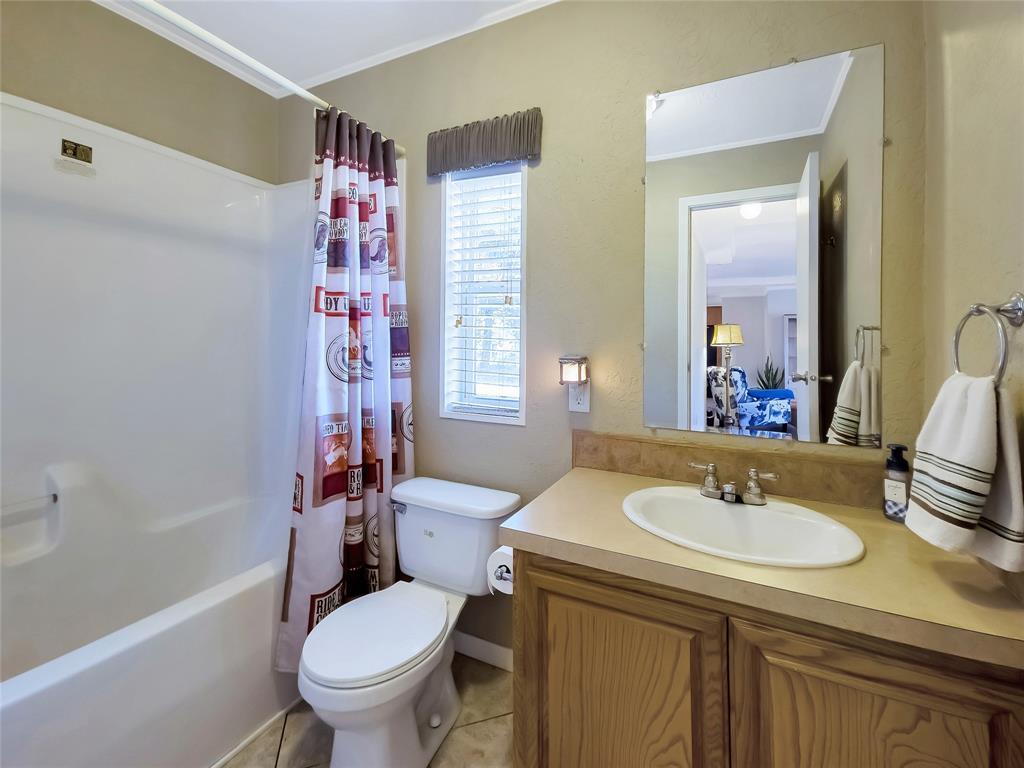 210 N Avenue B Property Photo 36