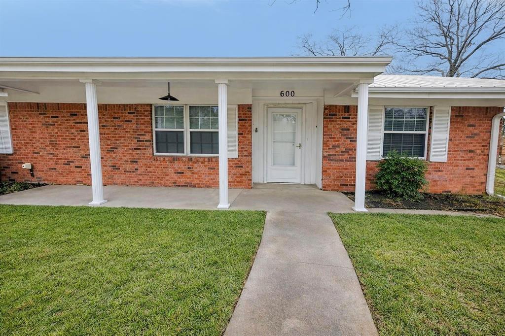 600 Plano Street Property Photo 1