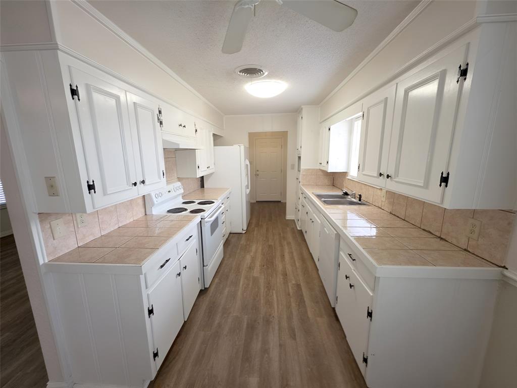 600 Plano Street Property Photo 13
