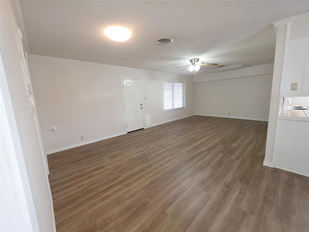 600 Plano Street Property Photo 14
