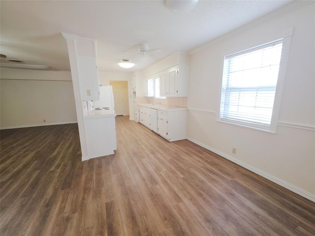 600 Plano Street Property Photo 17